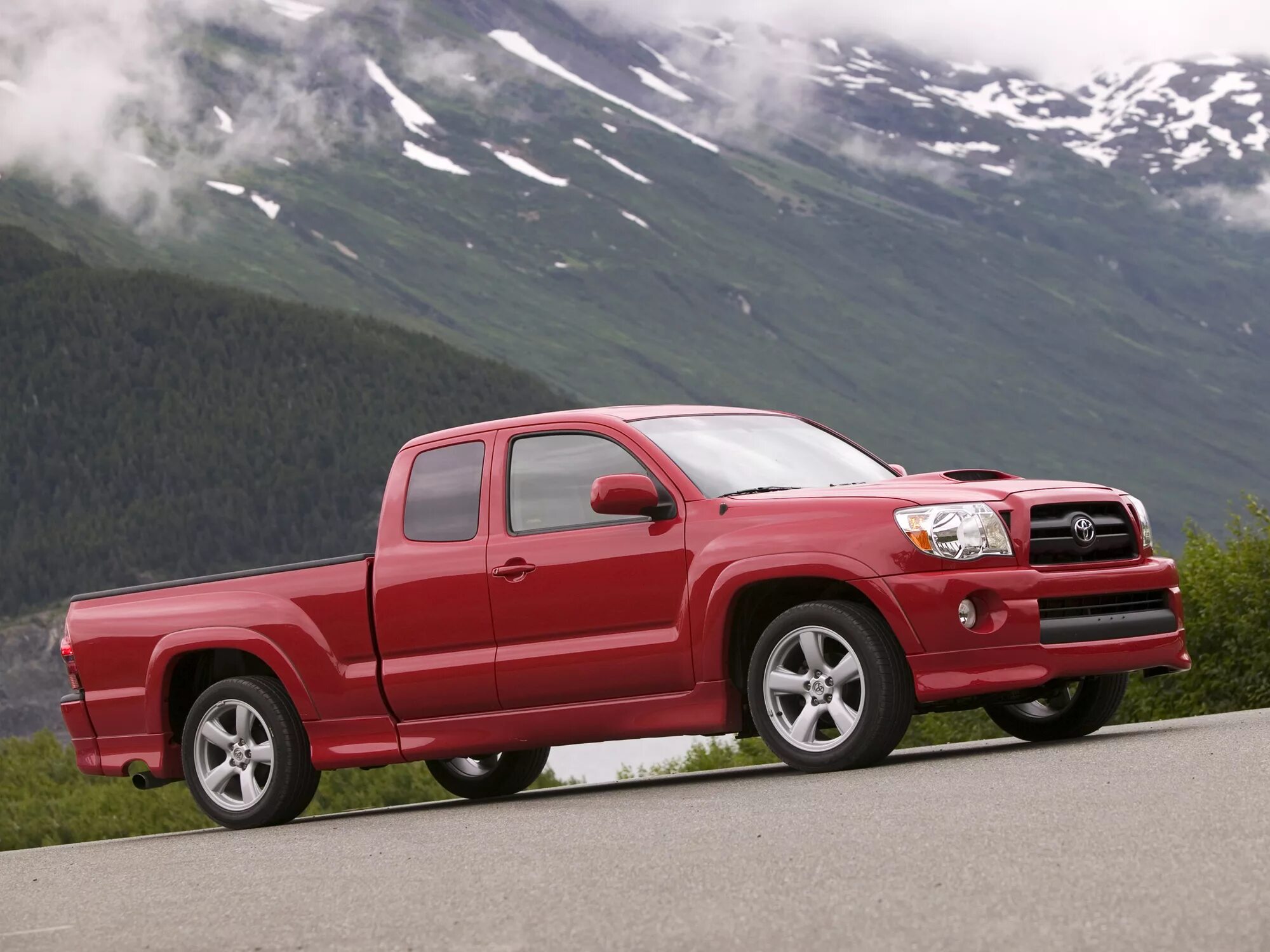 Пикап людей. Toyota Tacoma x-Runner. Пикап Toyota Tacoma 2006. Toyota Tacoma x Runner 2005. Toyota Tacoma x Runner 2004.