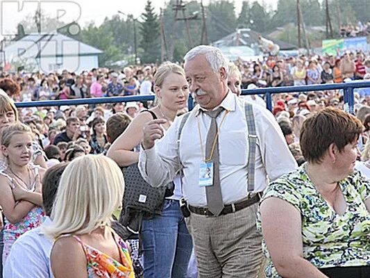 Добрый зритель в девятом. Добрый зритель в девятом ряду.
