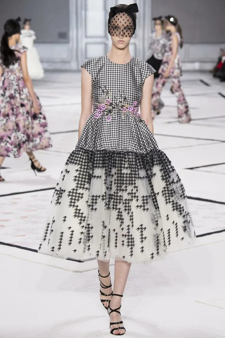 Giambattista Valli мода. Джамбаттиста Валли высокая мода. Giambattista Valli Spring 2023 Couture.