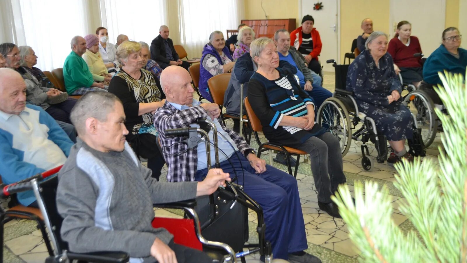 Новости часа татарстан. Встреча пенсионеров. Волонтеры серебряного возраста. Дом престарелых. Инвалиды.