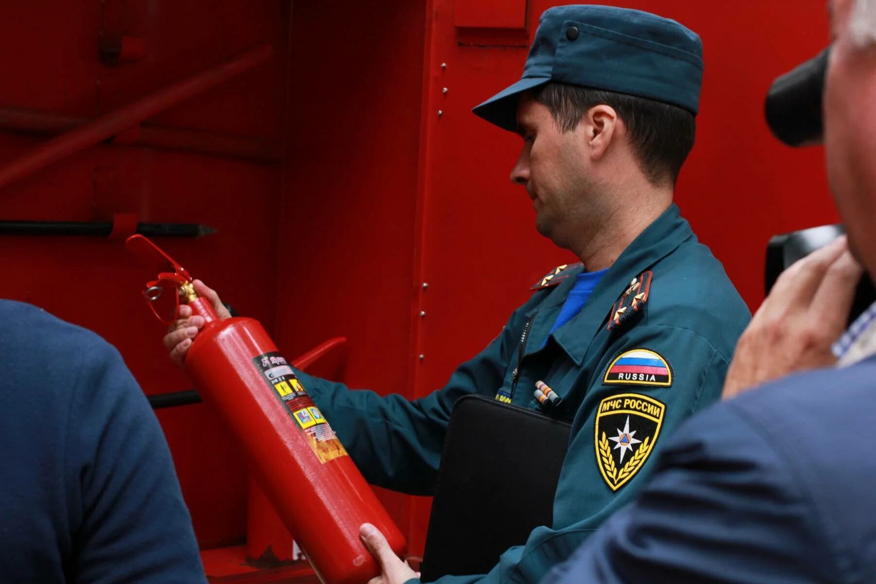 Отдел государственного пожарного надзора. Инспектор пожарной безопасности. Пожарный надзор. Пожарный инспектор МЧС. Профессия пожарный инспектор.