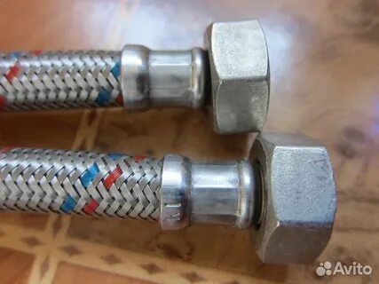 Шланг сантехнический в металлической оплетке