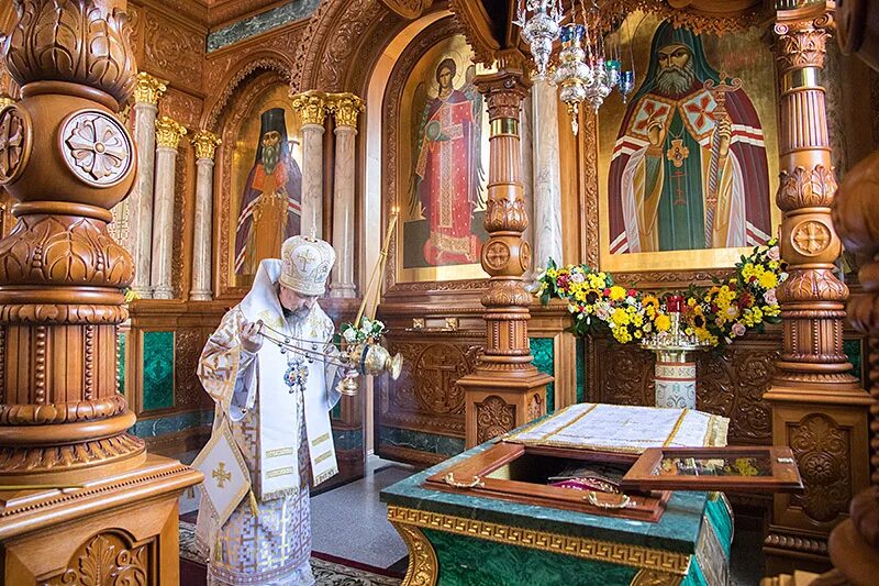 Воронеж кафедральный собор мощи. Мощи св феодора ушакова. Мощи федора ушакова. Мощи в кафедральном соборе. Мощи спиридона тримифунтского.