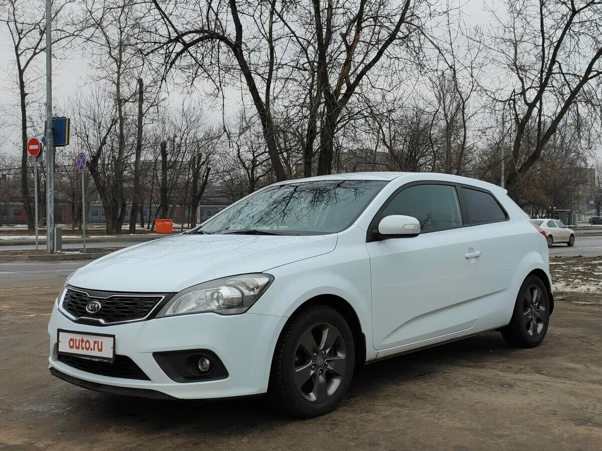 Сид 2011 хэтчбек. СИД хэтчбек 2011. Киа СИД 2011 белый. Kia Ceed 2009 хэтчбек белый. Kia Seed универсал 2011 белая.