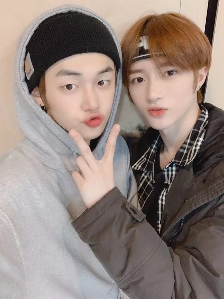 Чхве бомгю и чхве енджун. Beomgyu and yeonjun. чхве ёнджун и бомгю. чхве бомгю селфи. ёнджун и тэхён.