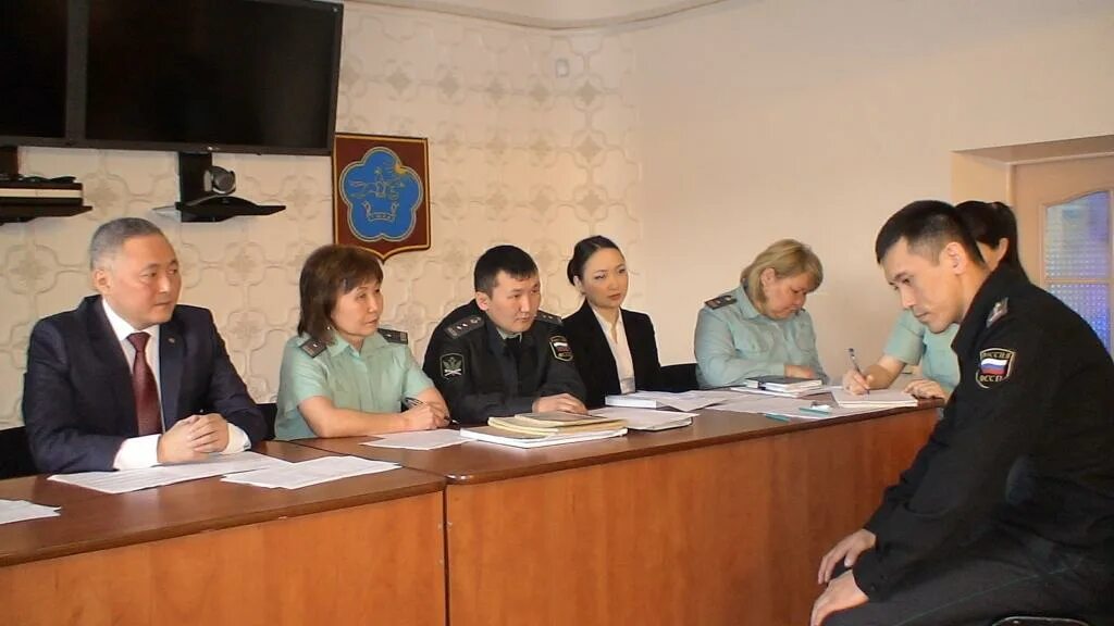 Судебные приставы республики тыва кызыл. Приставы республики тыва. Судебные приставы. Федеральная служба судебных приставов республики тыва. Прием граждан судебными приставами.