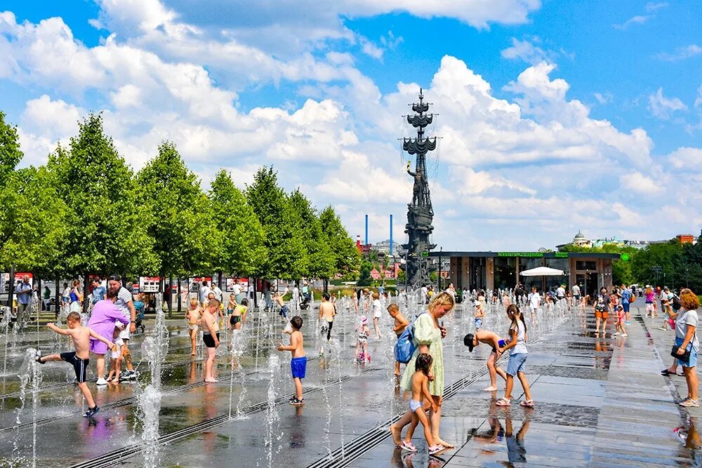 Какое лето ожидается в москве. Аномальная жара в Москве летом 2021. Жара в Москве 2016. Жара в Москве 2022. Апрельская жара в Москве.