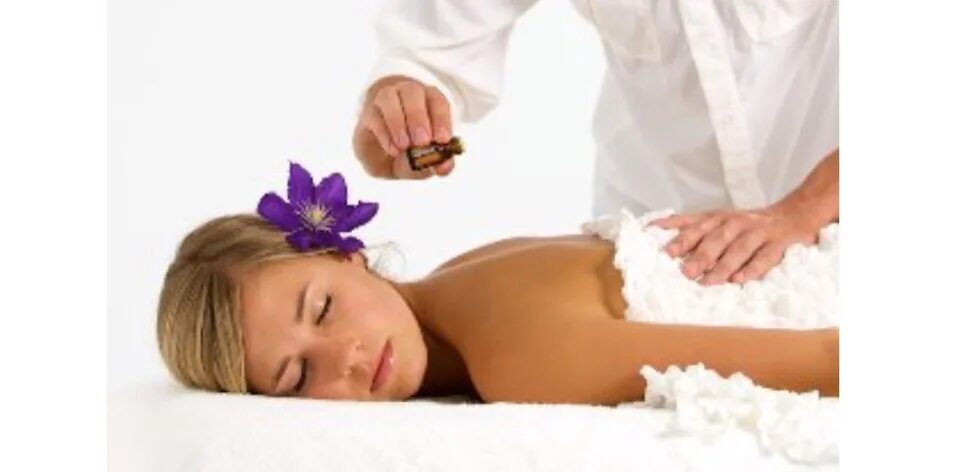 Spa процедуры. Арома массаж что это. Палсинг массаж. Массаж абхьянга. Масло на теле.