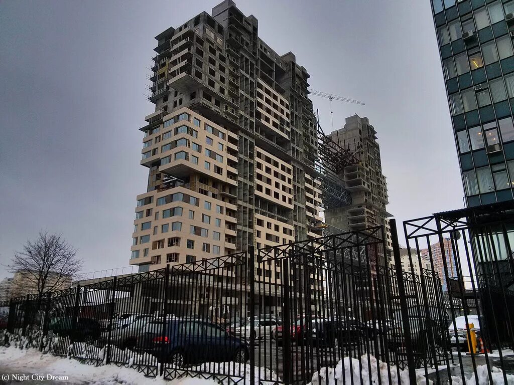 Архитектура чб. Здание минимализм. Агрогородок железнодорожный балашиха. Черно белая архитектура. Жк чёрное море анапа комплекс.