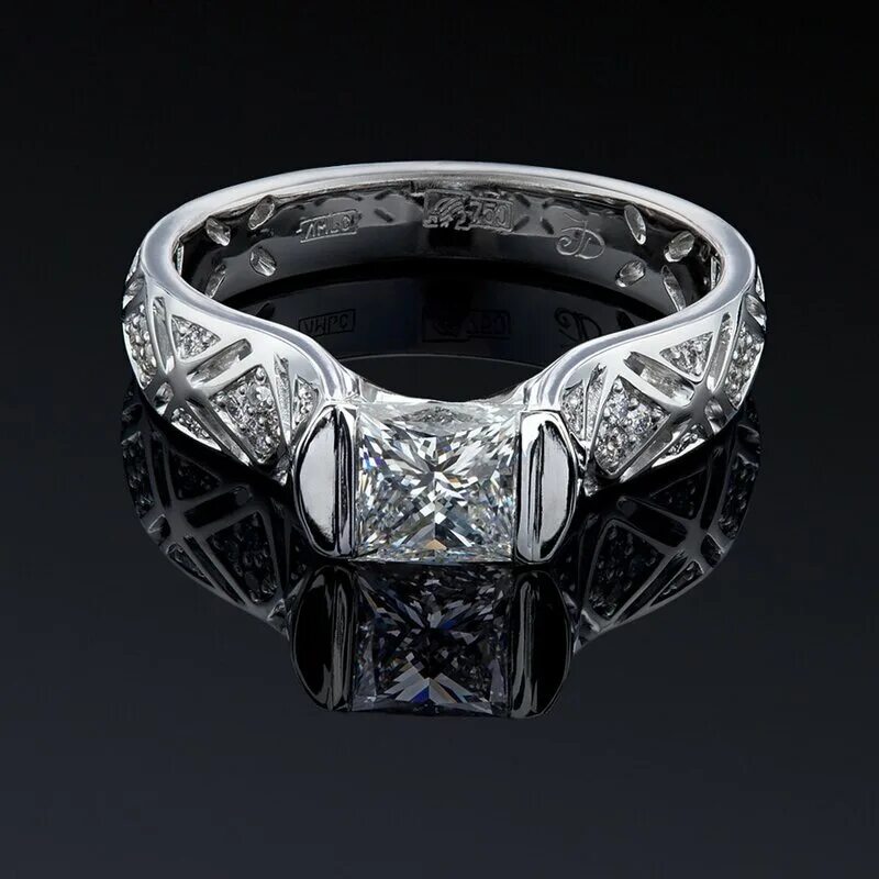 красивые украшения с бриллиантами. эксклюзивные ювелирные украшения. эксклюзивные ювелирные украшения с драгоценными камнями. эксклюзивные ювелирные украшения. серебряные украшения.