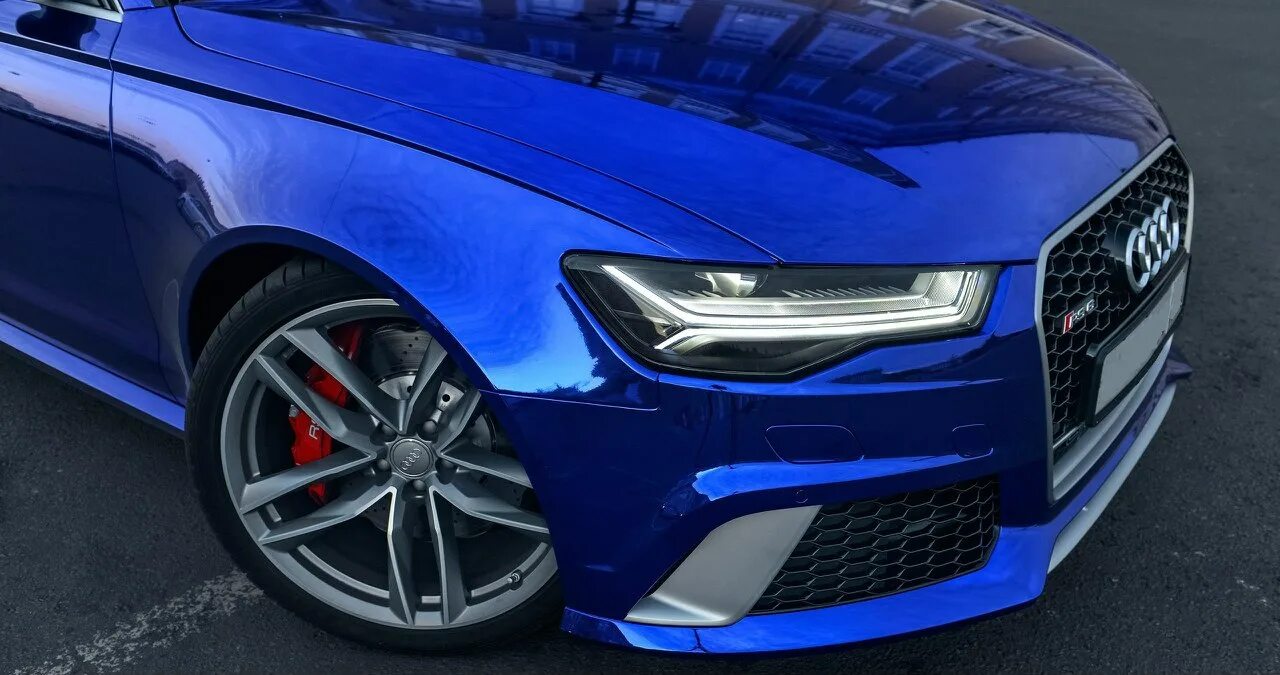 Оклейка бронепленкой автомобиля by tuning. Audi RS gt 2022 Dark Blue. Audi rs6 винил. Ауди РС хром синий. Ауди RS 6 краска металлик сине-фиолетовый.