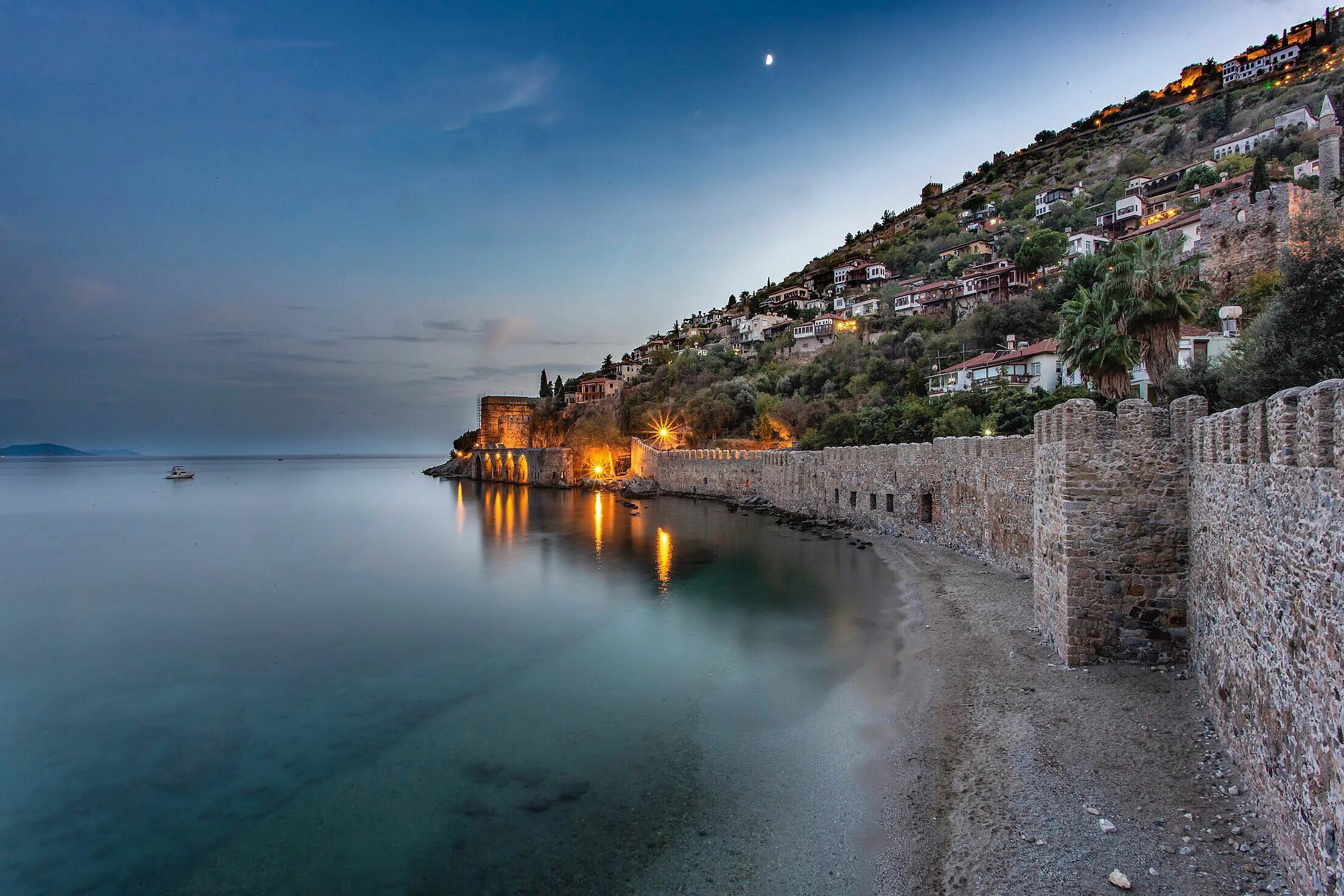 Alanya turkey. Аланья (Турция). Алания крепость Кызыл Куле. Турция башня Кызыл Куле (г. Алания). Турция, Анталья, Аланья.