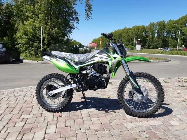 Кроссовые мотоциклы 200. Мотоцикл мотолэнд rz 200. Мотолэнд кросс rz200. Питбайк 200 кубов. Кроссовые мотоциклы 200.
