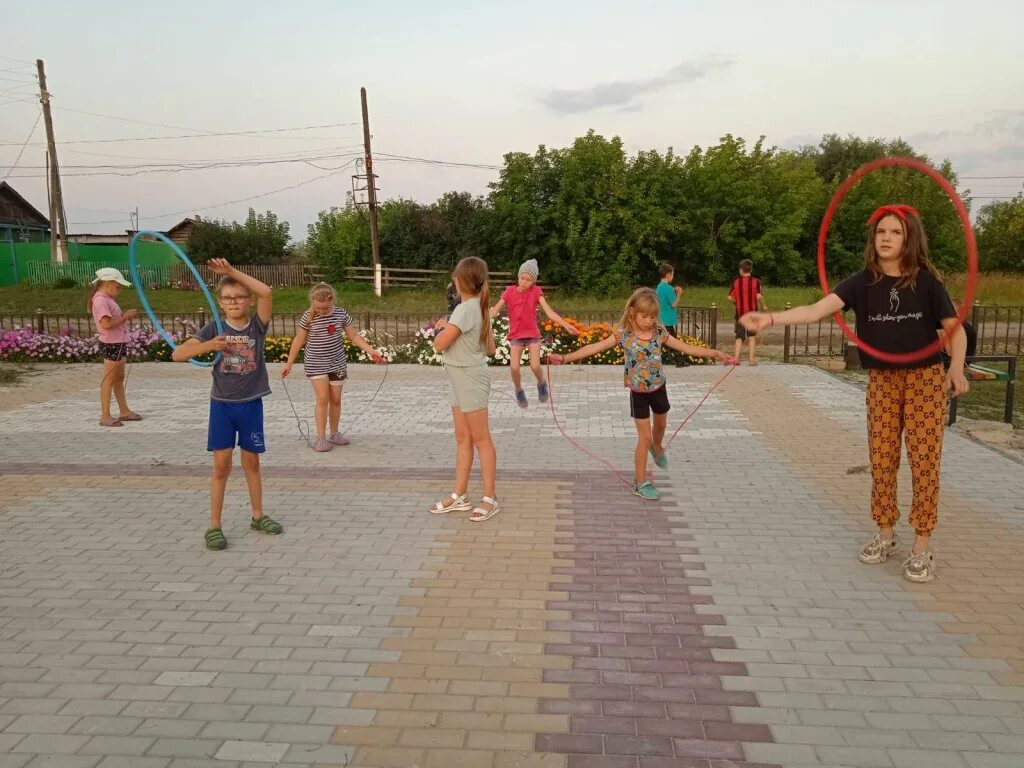 Закрытие летней площадки. Сценка на открытие площадки. Сценарий закрытия летней площадки в школе. Закрытие летней площадки. Летняя досуговая площадка.