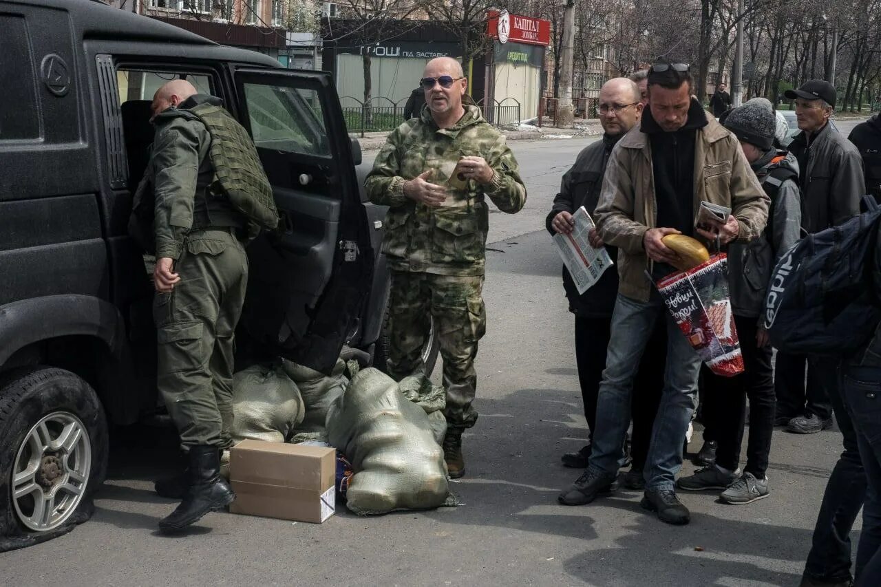 Украинские военные. Военный журналист. Российские солдаты на Украине.