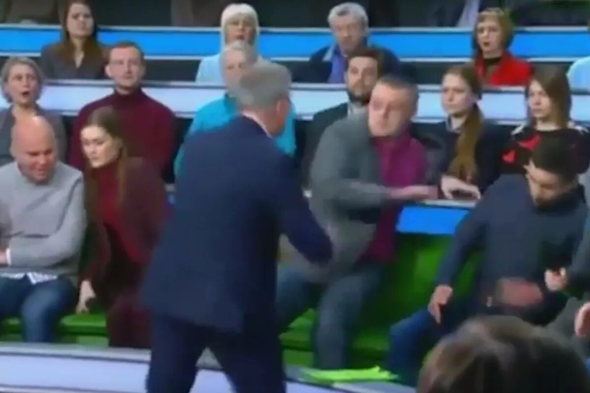 Почему нет программы место встречи. Ток-шоу норкина на нтв. драка норкина в прямом эфире. норкин андрей ведущий на нтв место встречи. андрей норкин драка.