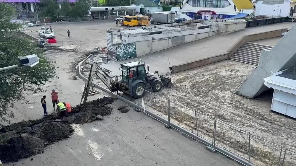 Утепление луганск. Рем быт техника луганск. Капитальный ремонт дороги. Ремонт луганск. Луганск 2010 год новый асфальт.