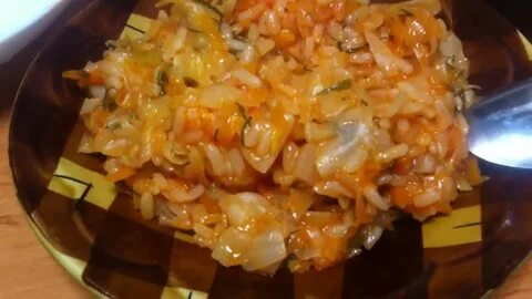 Капуста тушеная с рисом и сосисками