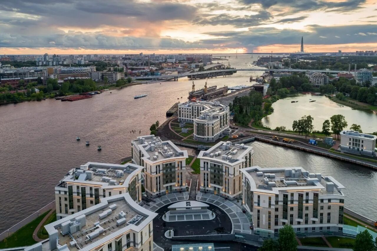 Санкт петербургский купить квартиру. Роял парк Петровский остров. Royal Park Санкт-Петербург. Петровский проспект Санкт-Петербург. Royal Park ЖК СПБ.