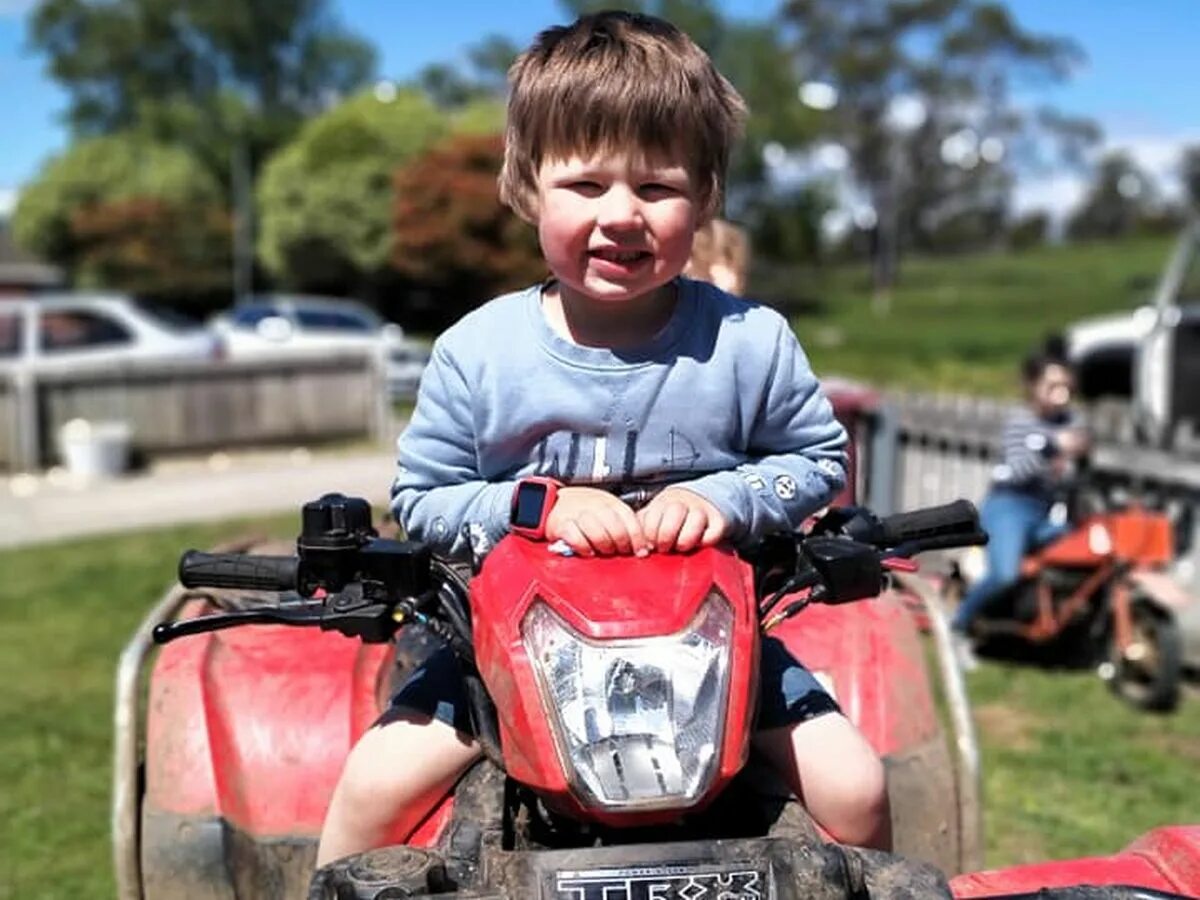 The boys 4. Ove4boy. Бойс 12. Myvidster бойс. Альбомы alexroot4 boy.