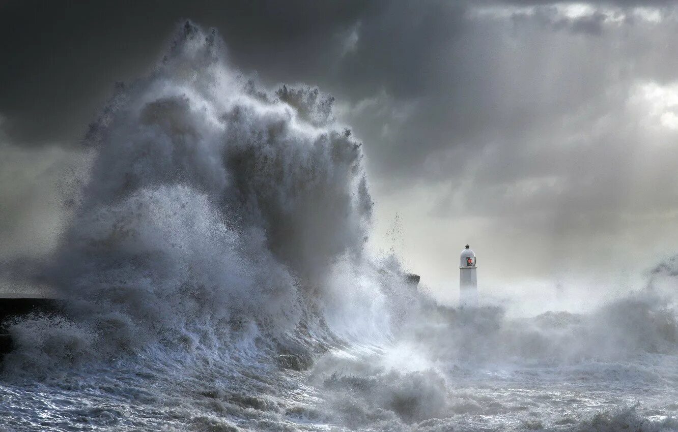 «Шторм на черном море». Ацвазовский. Маяк Севастополь шторм. Атлантический океан шторм. Балтийское море штормит.
