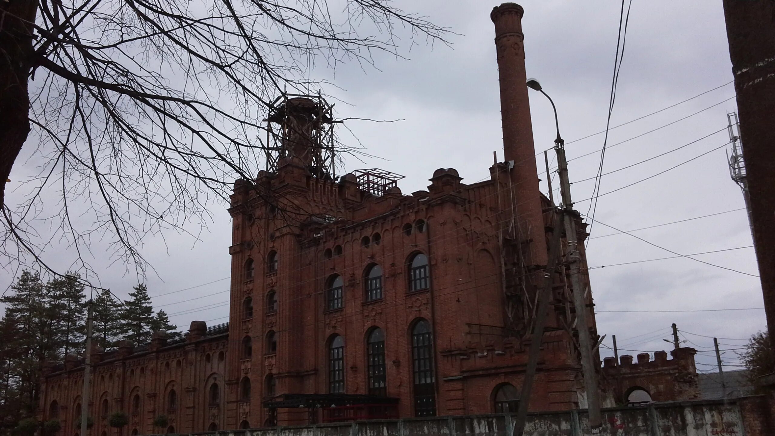 Пивзавод майкоп. Солодовенного цеха Майкопского пивоваренного завода. Солодовенный цех Майкоп. Майкоп пивоваренный завод. Здание пивзавода Майкопа.