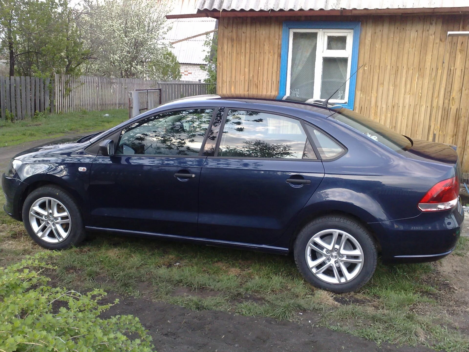 Фольксваген поло r17. Диски фольксваген поло r15 2014. Фольксваген поло размер шин r15. Сверловка поло. Сверловка поло.