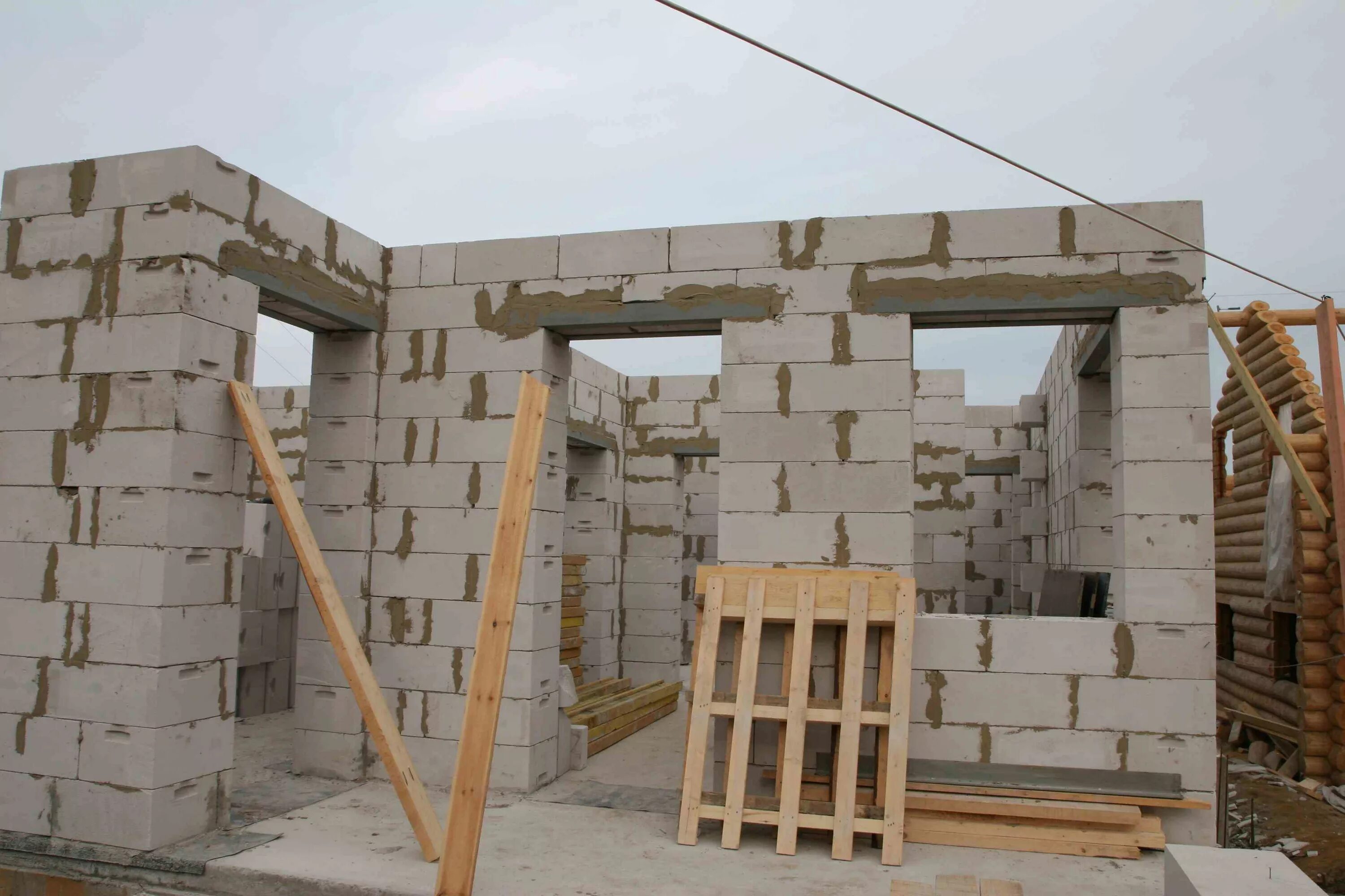 стены из газоблока. перевязка газобетонных блоков 400. газобетон 48 блоки. стены из газоблока. газобетон стены ютонг.