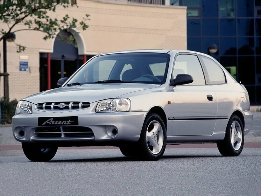 1999 год характеристика. Hyundai Accent 1999. Hyundai Accent 2000. Hyundai Accent 2003. Hyundai Accent 1.3.