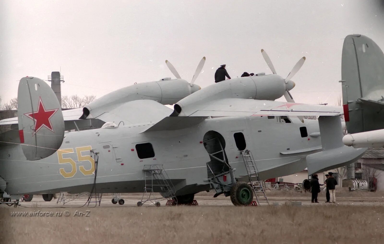 Фотография самолёта - Бериев - Бе-12 - RF-12018 - Россия (СССР) - ВМФ ✈ russianp