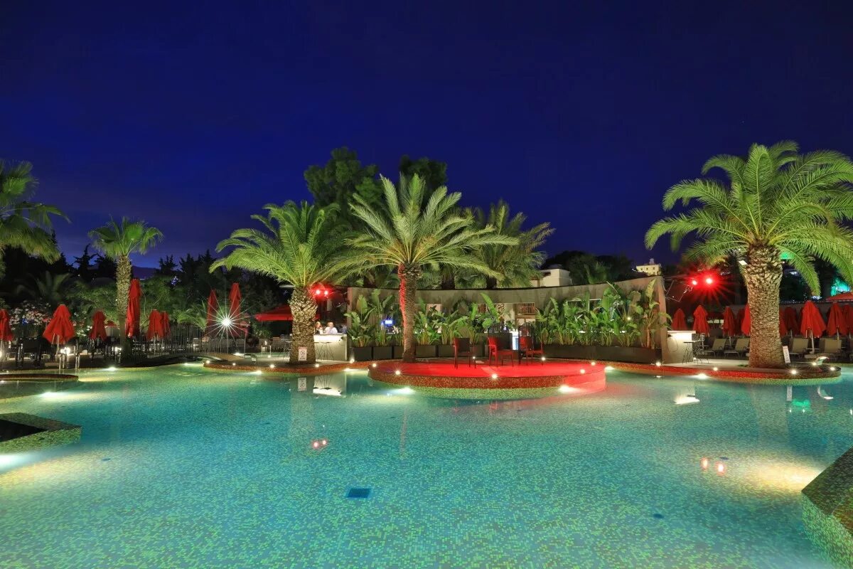 Very chic hotel 5 бодрум. Бодрум отель very chic hotel. Very chic hotel bodrum. Very chic hotel 5*. Вери чик бодрум.