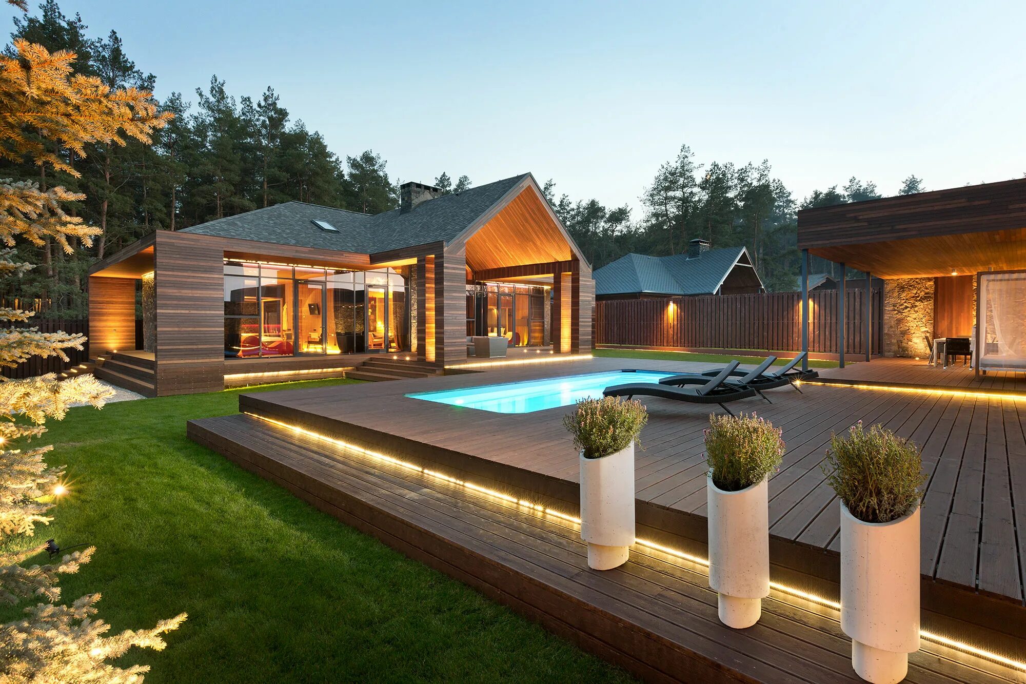 Фасад офисного здания. Проекты под бизнес. Двухэтажное административное здание. Современные двухэтажные здания. Фасад административного здания.