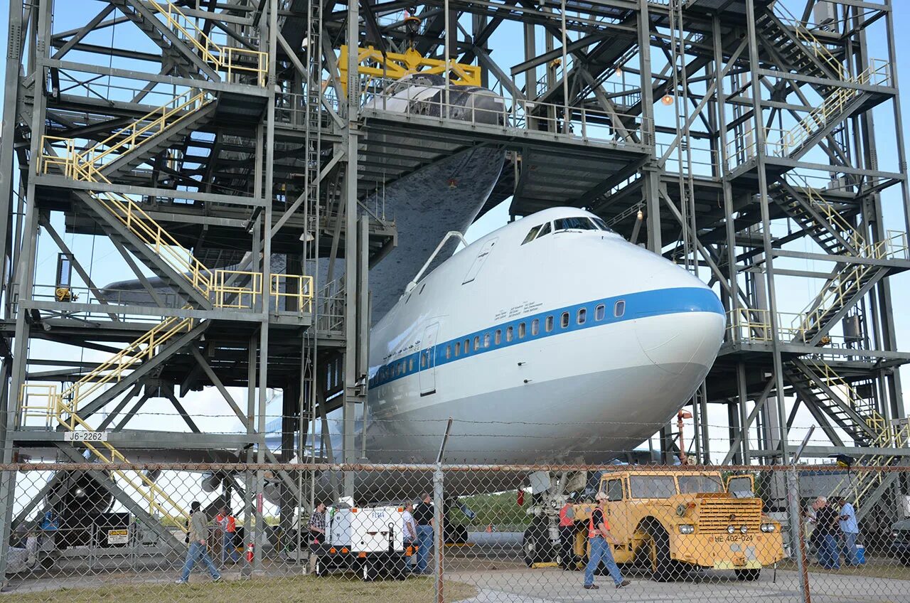 Jumbo jet. Boeing 747 Shuttle. Джамбо Джет. Шаттл Дискавери. Боинг 747 с шаттлом.