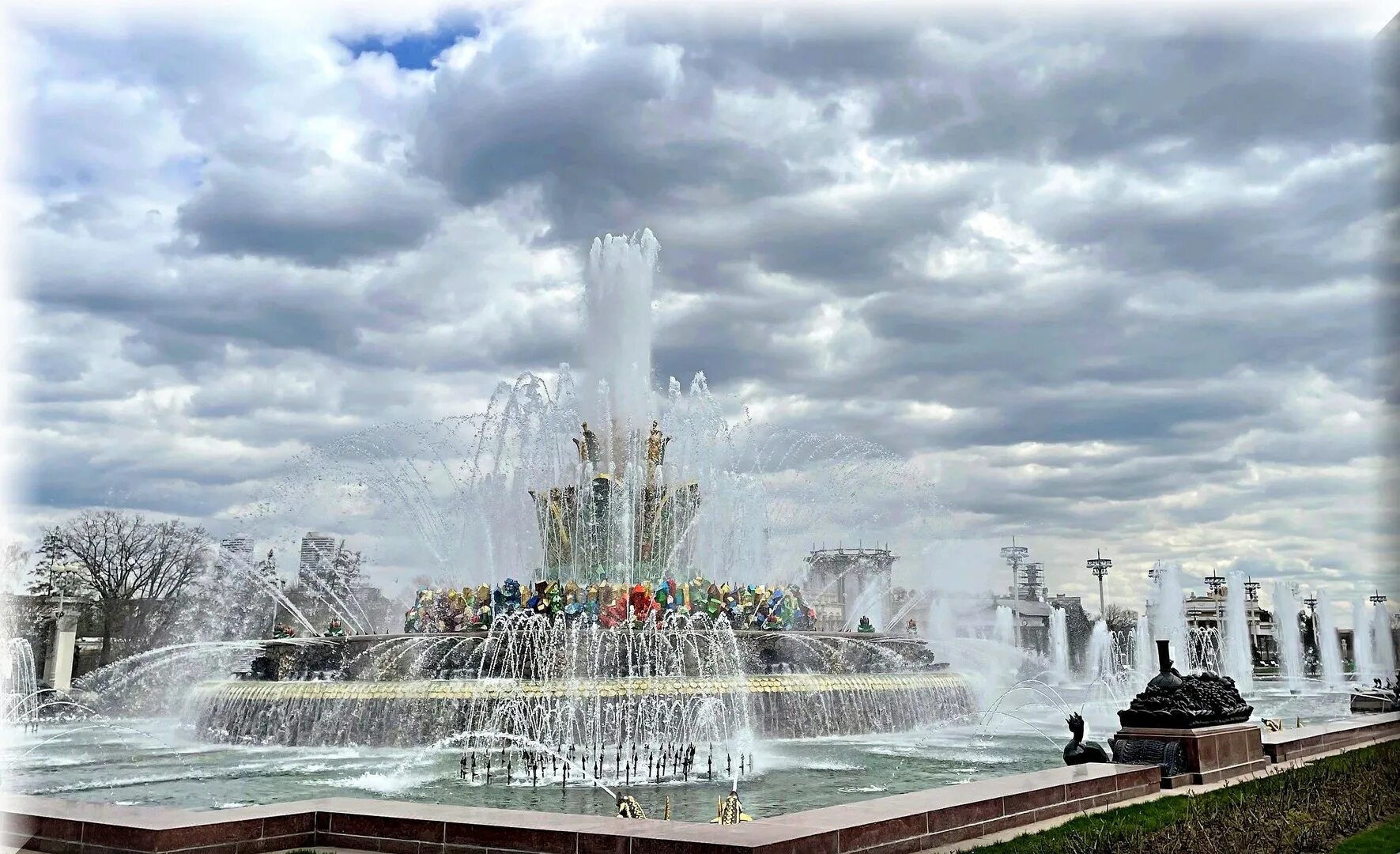 Фонтан в москве на вднх. Фонтаны вднх. вднх в москве фонтаны 2025. вднх фонтаны 1985г. фонтан плодородия вднх.
