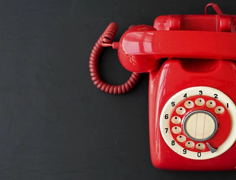 Красный телефон 12. Красный телефон. Красный винтажный телефон. Old Phone. Retro Red Phone.