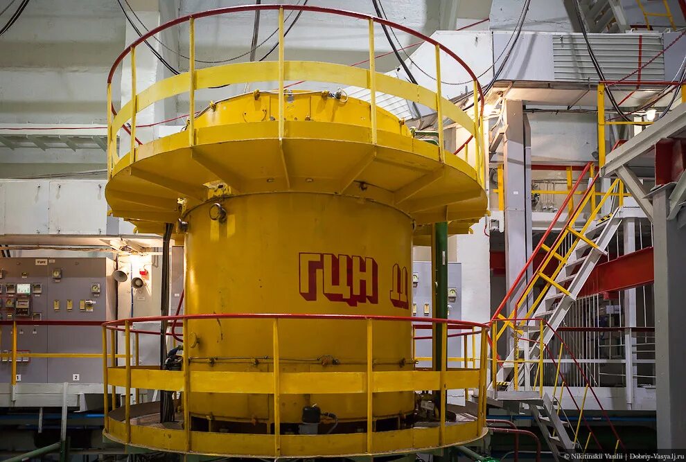 Реактор внутри. Реактор внутри. Реактор ввэр 1200. Реакторный зал курской аэс. Ядерный реактор рбмк-1000 чаэс.