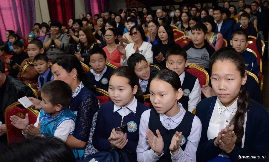 Тыва мероприятия. Тувинские малыши. Юрточный городок кызыл наадым. Чеди хольский кожуун. Тувинцы наадым.