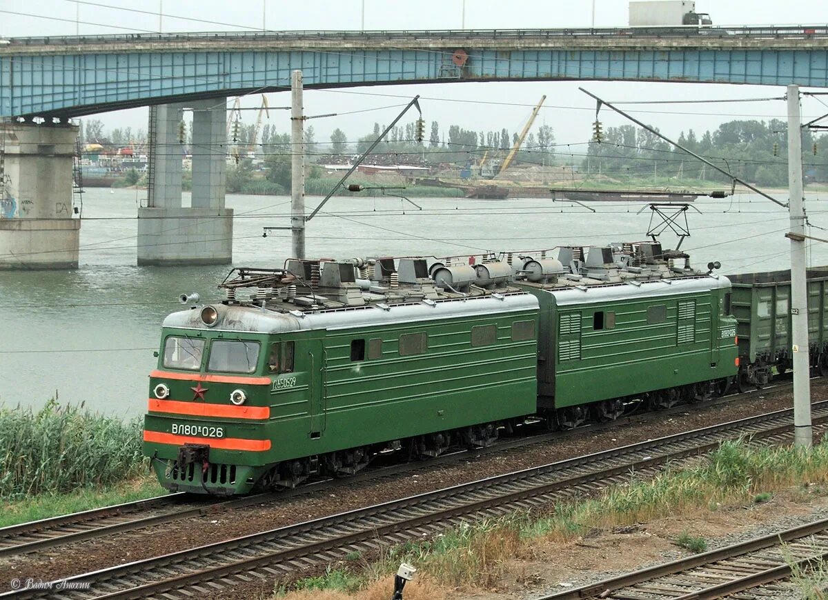 Расписание электричек на ростов. Вл 80у 816. Аксай электричка. Эп1м-554. Д станция.