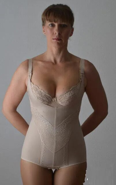 Со грация. Женская ретро грация утяжка. Kmnjn. Голые женщины в утягивающем белье. Rosme 494641-001.