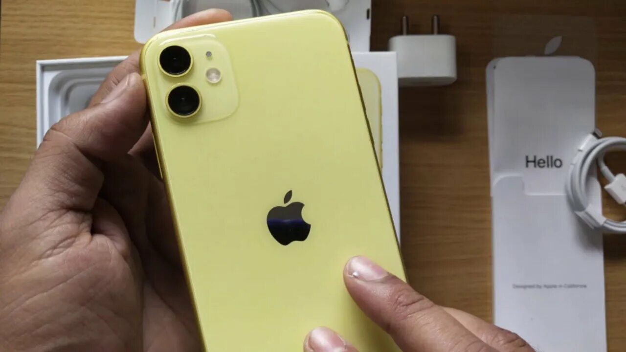 Айфон 11 магнитогорск. Apple iphone 11 64gb Yellow. Apple iphone 11 128gb Yellow. Айфон 11 Pro желтый. Айфон 11 жёлтый 64 ГБ.