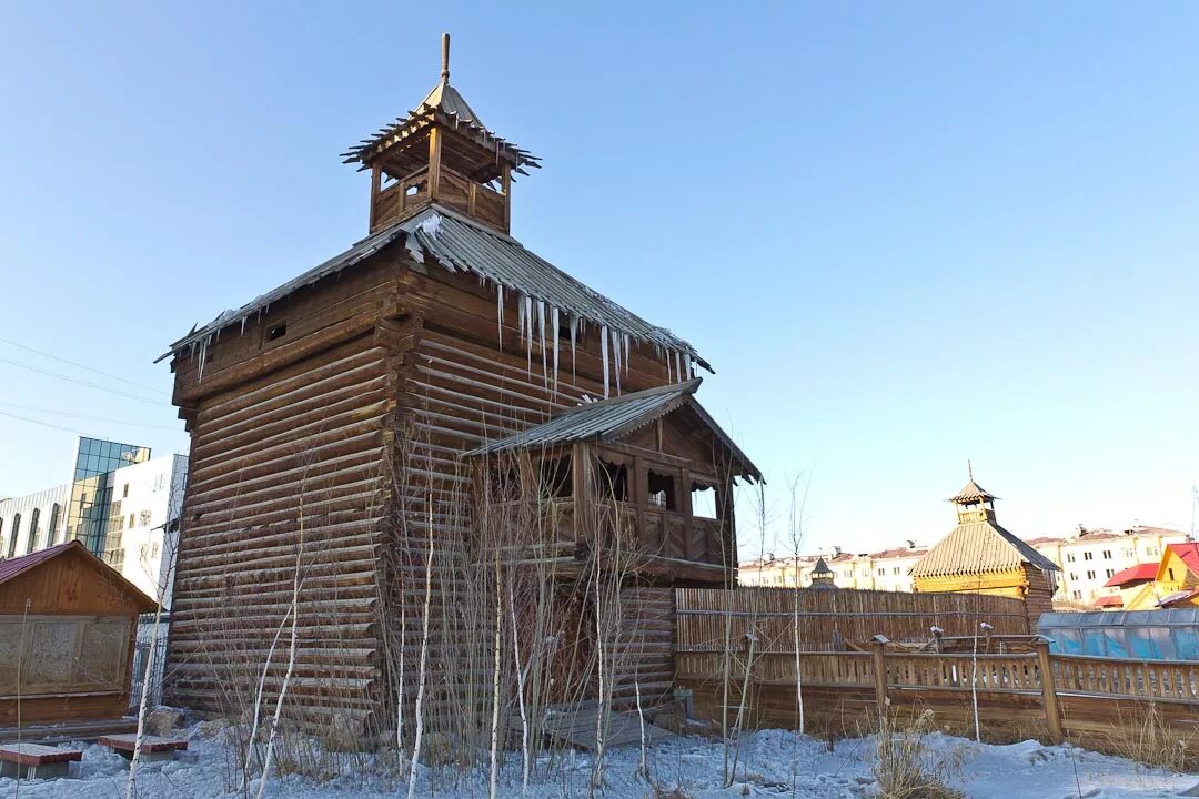 Старый город Якутск. Историко-архитектурный комплекс «старый город» Якутия. Якутск исторический центр. Якутск старый город памятники.