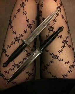 1 girl 1 knife