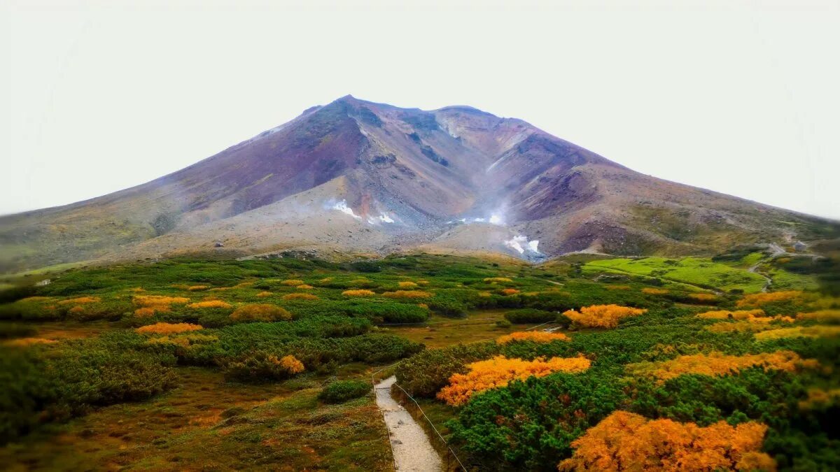 Остров Хоккайдо Япония. Гора Асахи. Горы Хоккайдо в Японии. Вулкан Асахи.