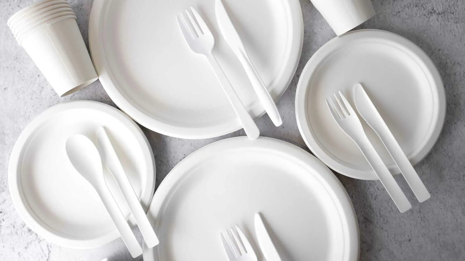 Plastic plates