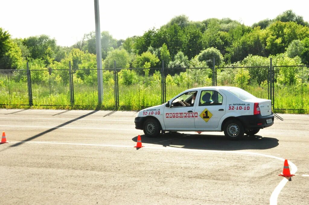 Автошкола вираж нижний ломов. Досааф автошкола брянск бежицкий. Досааф брянск автошкола бежицкий. Бежицкая автошкола досааф. Автошкола брянск советский район.