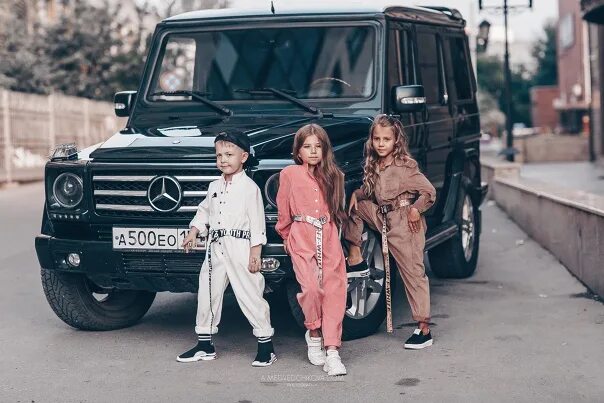 Кто настоящий папа миланы хаметовой
