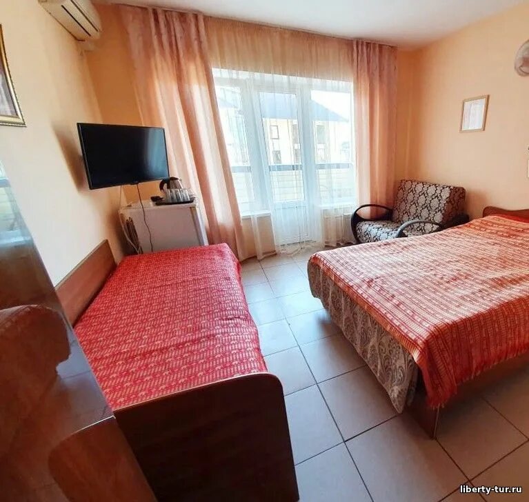 Лазаревское нахимова 20а соло. Гостиница лилия лазаревское. Лазаревское автовокзал фото. Туапсе или лазаревское. Белая акация лазаревское.