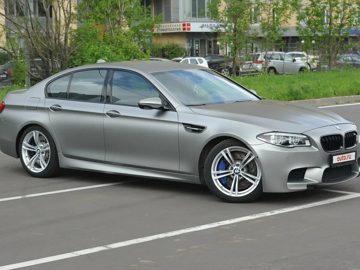 Бмв ру с пробегом. BMW m5 f10 30 Jahre Edition. BMW m5 f10 Рестайлинг. M5 f10 Рестайлинг. F10 Рестайлинг.