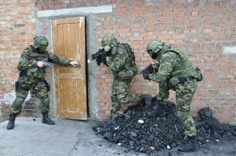 Война сша против ирака в 2003 г. Огневой бой. Гаубица д 30 стреляет. Реконструкция сражений великой отечественной войны. Иракская война 2003 штурм.