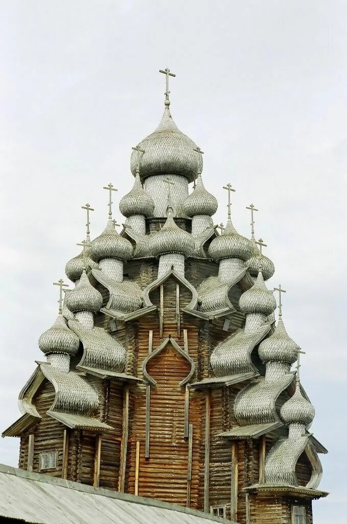 кижи без единого гвоздя. преображенская церковь суздаль кижи. кижи карелия церковь без единого гвоздя. храм в кижах без единого гвоздя. комплекс выстроенный без единого гвоздя.